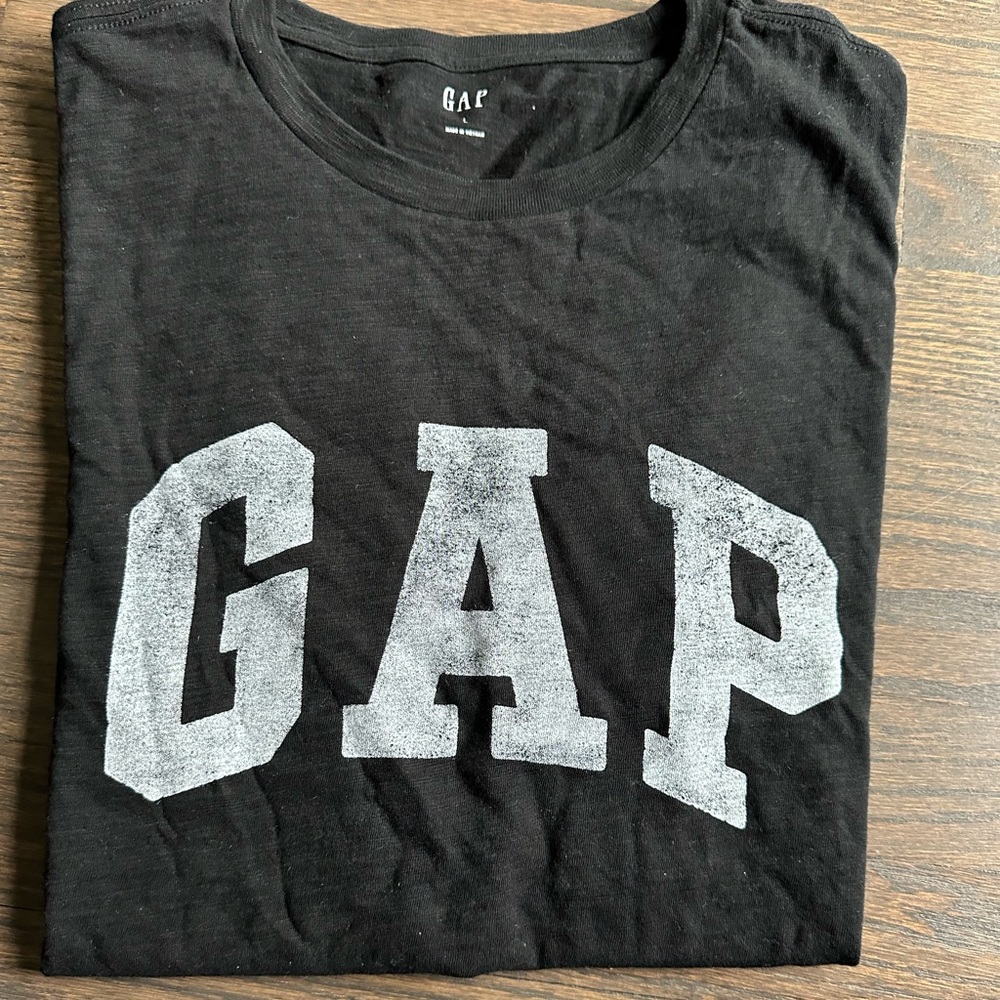 Brand New GAP logo t-shirt